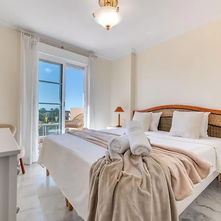 Appartement Cozy 2 Bdrm W Sea Views Next To Puerto Banus Marbella