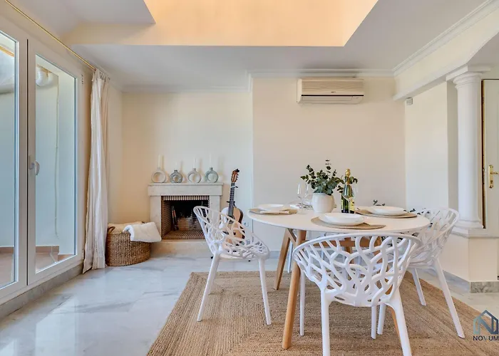 Cozy 2 Bdrm W Sea Views Next To Puerto Banus *