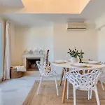 Cozy 2 Bdrm W Sea Views Next To Puerto Banus *