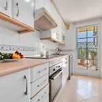 Cozy 2 Bdrm W Sea Views Next To Puerto Banus *