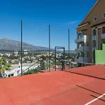 Cozy 2 Bdrm W Sea Views Next To Puerto Banus *