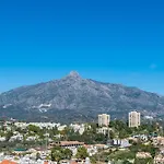 Cozy 2 Bdrm W Sea Views Next To Puerto Banus Marbella