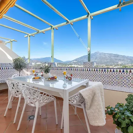 Cozy 2 Bdrm W Sea Views Next To Puerto Banus Apartman *