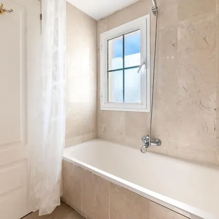 Cozy 2 Bdrm W Sea Views Next To Puerto Banus Апартаменти Марбелья