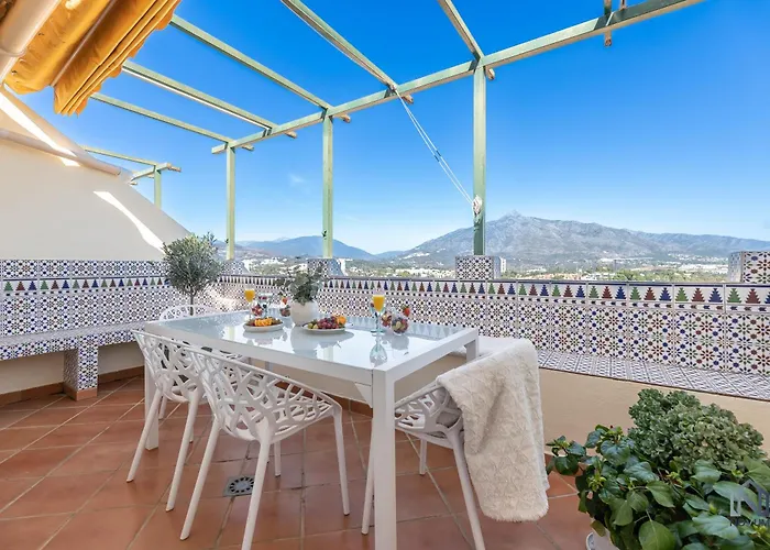 Cozy 2 Bdrm W Sea Views Next To Puerto Banus Apartman *