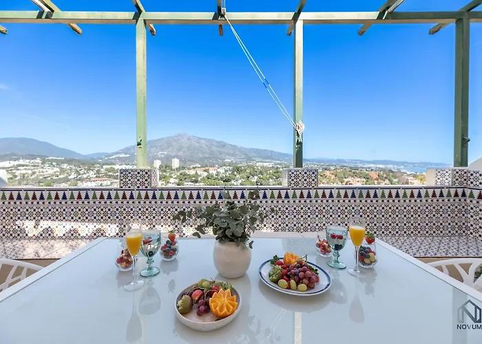 Lägenhet Cozy 2 Bdrm W Sea Views Next To Puerto Banus