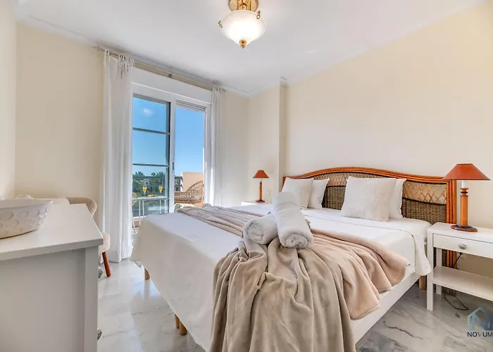 Апартаменти Cozy 2 Bdrm W Sea Views Next To Puerto Banus Марбелья