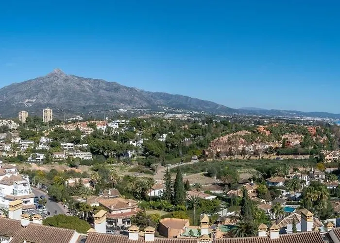 Апартаменты Cozy 2 Bdrm W Sea Views Next To Puerto Banus *