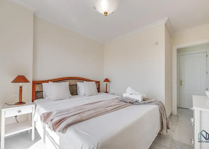 Cozy 2 Bdrm W Sea Views Next To Puerto Banus Апартаменты *