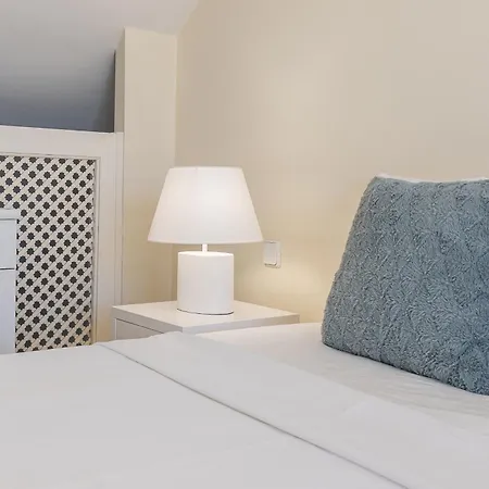 Cozy 2 Bdrm W Sea Views Next To Puerto Banus 아파트