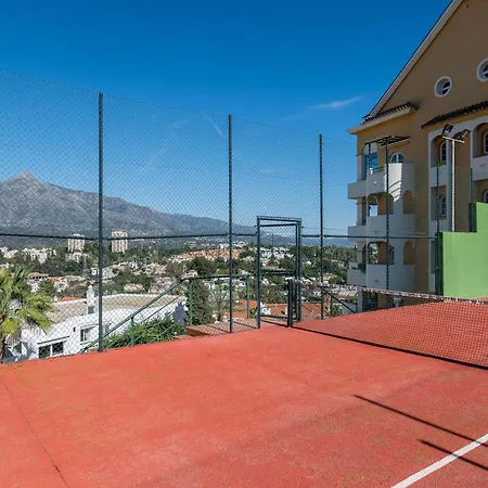 Cozy 2 Bdrm W Sea Views Next To Puerto Banus *