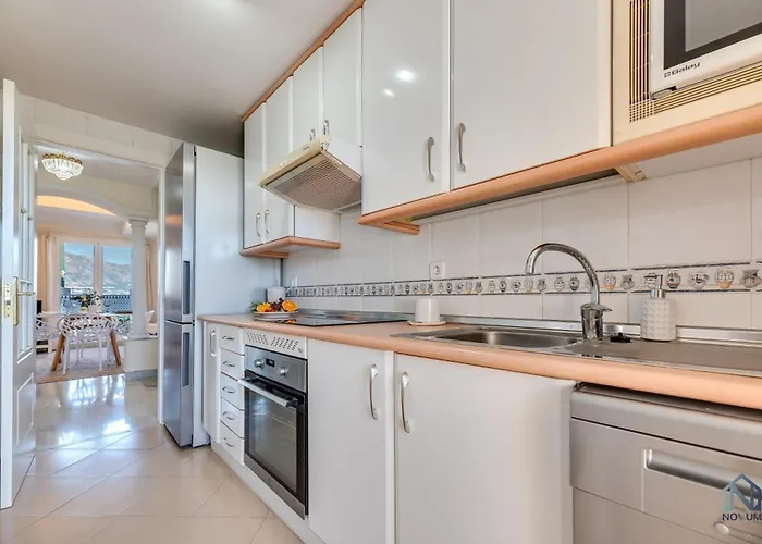 Cozy 2 Bdrm W Sea Views Next To Puerto Banus * 마르베야