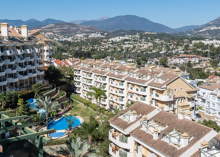 아파트 Cozy 2 Bdrm W Sea Views Next To Puerto Banus